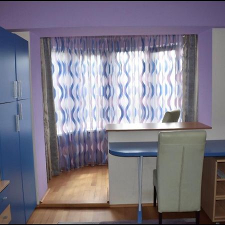 Central Apartment 4 Rooms בראשוב מראה חיצוני תמונה