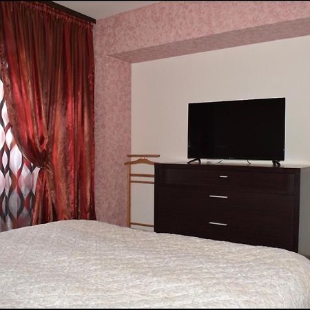 Central Apartment 4 Rooms בראשוב מראה חיצוני תמונה