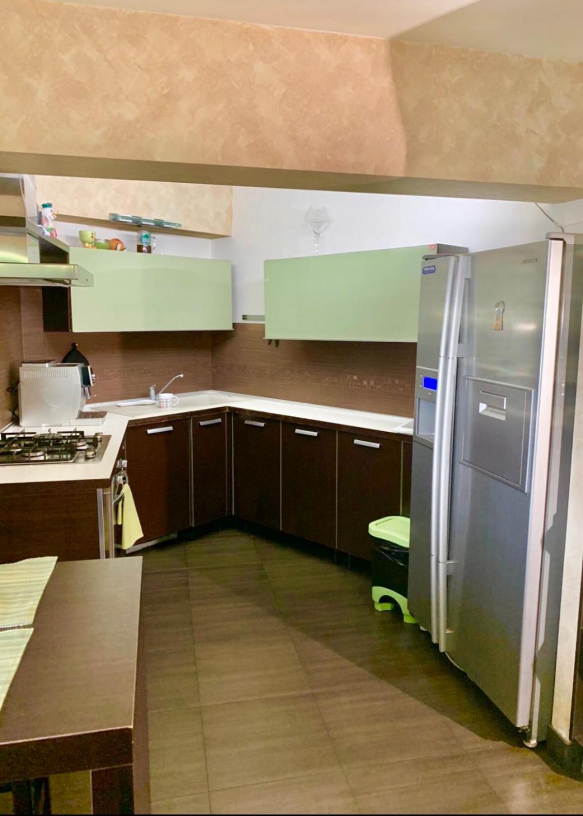 Central Apartment 4 Rooms בראשוב מראה חיצוני תמונה