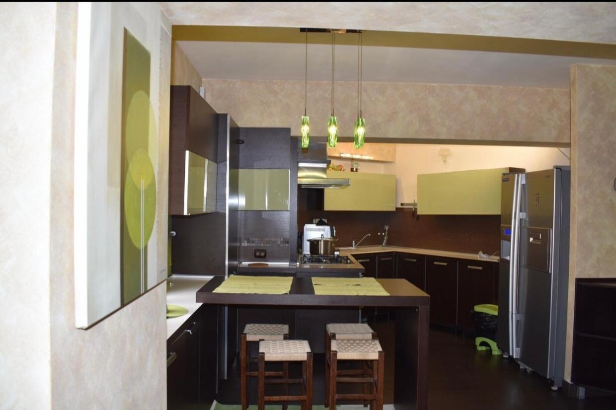 Central Apartment 4 Rooms בראשוב מראה חיצוני תמונה