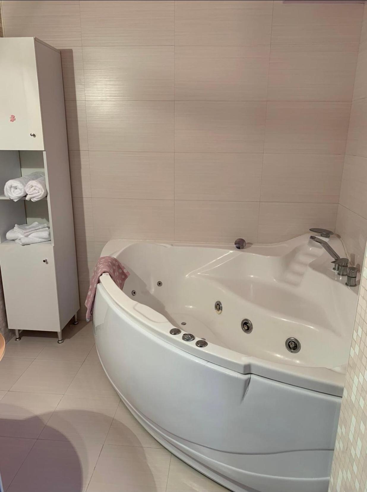 Central Apartment 4 Rooms בראשוב מראה חיצוני תמונה