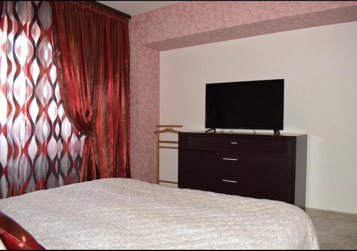 Central Apartment 4 Rooms בראשוב מראה חיצוני תמונה